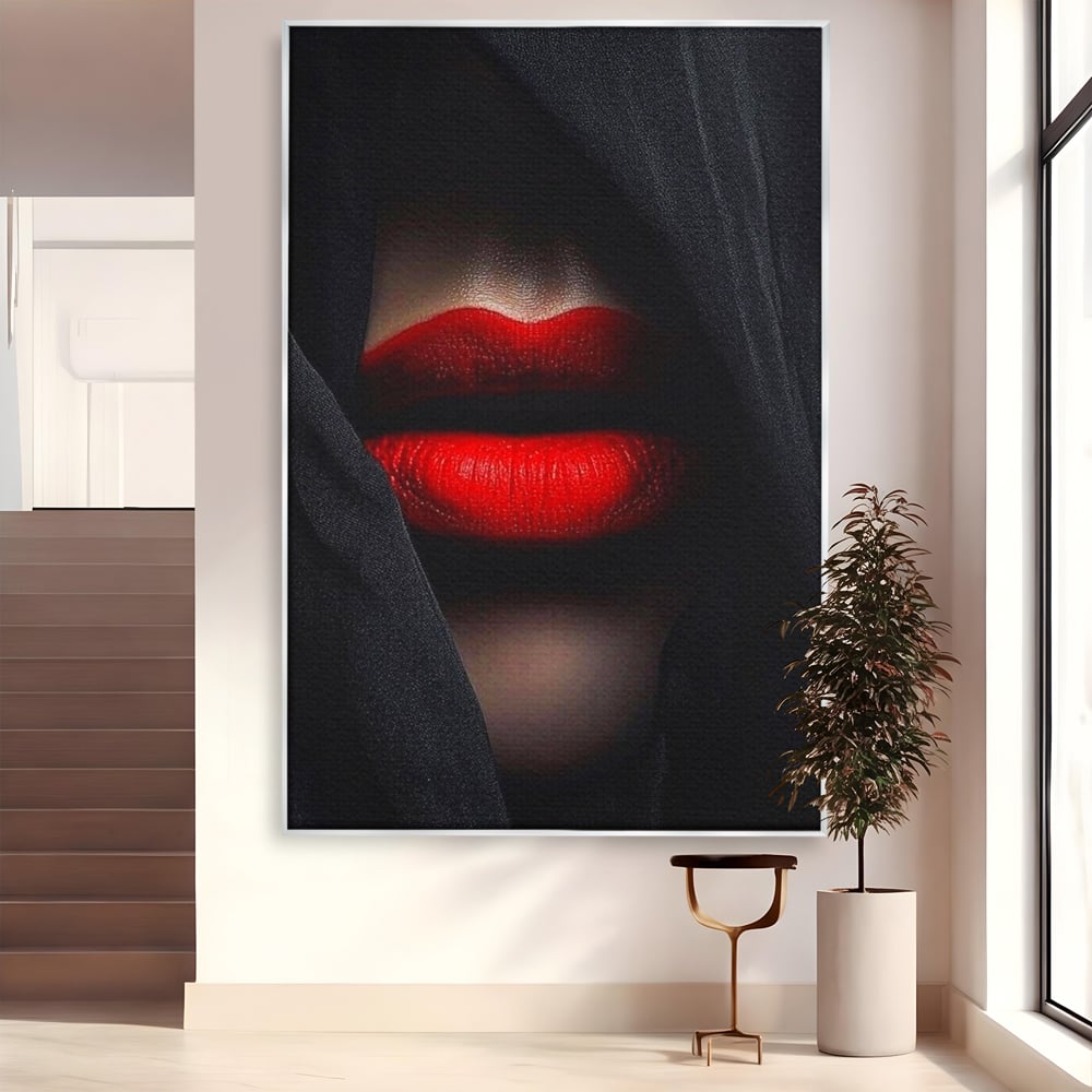 Tablou canvas cu buze rosii acoperite cu un voal negru, in rama de aluminiu argintiu